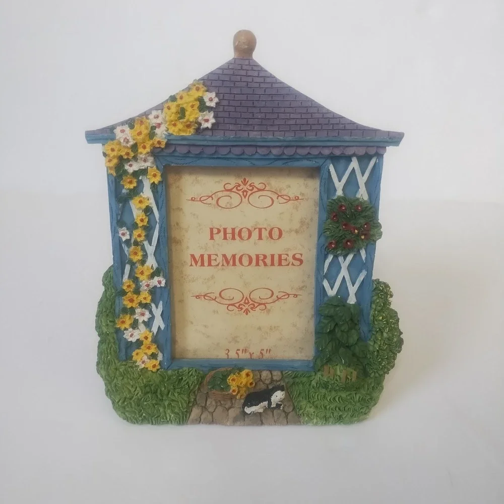 Gazebo Garden Photo Frame 3.5x5 Blue 3D Resin Cat Floral Cottagecore